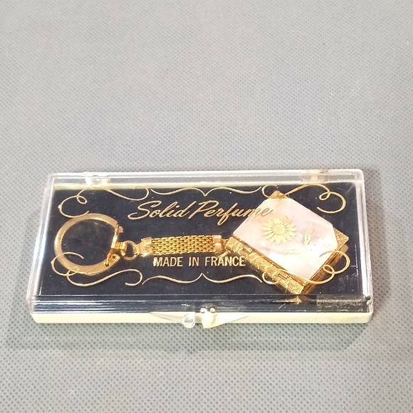 Perfume Locket Book Keychain The Royal House of Edward Vogue 1970s - Picture 1 of 6